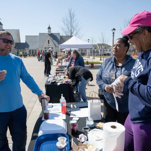 5 Reasons We Love Community Farmers Markets!